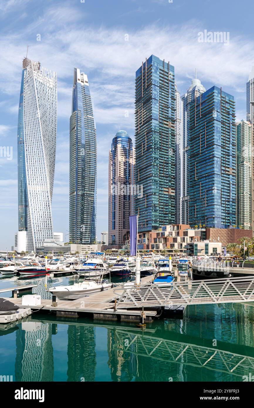 Skyline de Dubai com Arquitetura Moderna