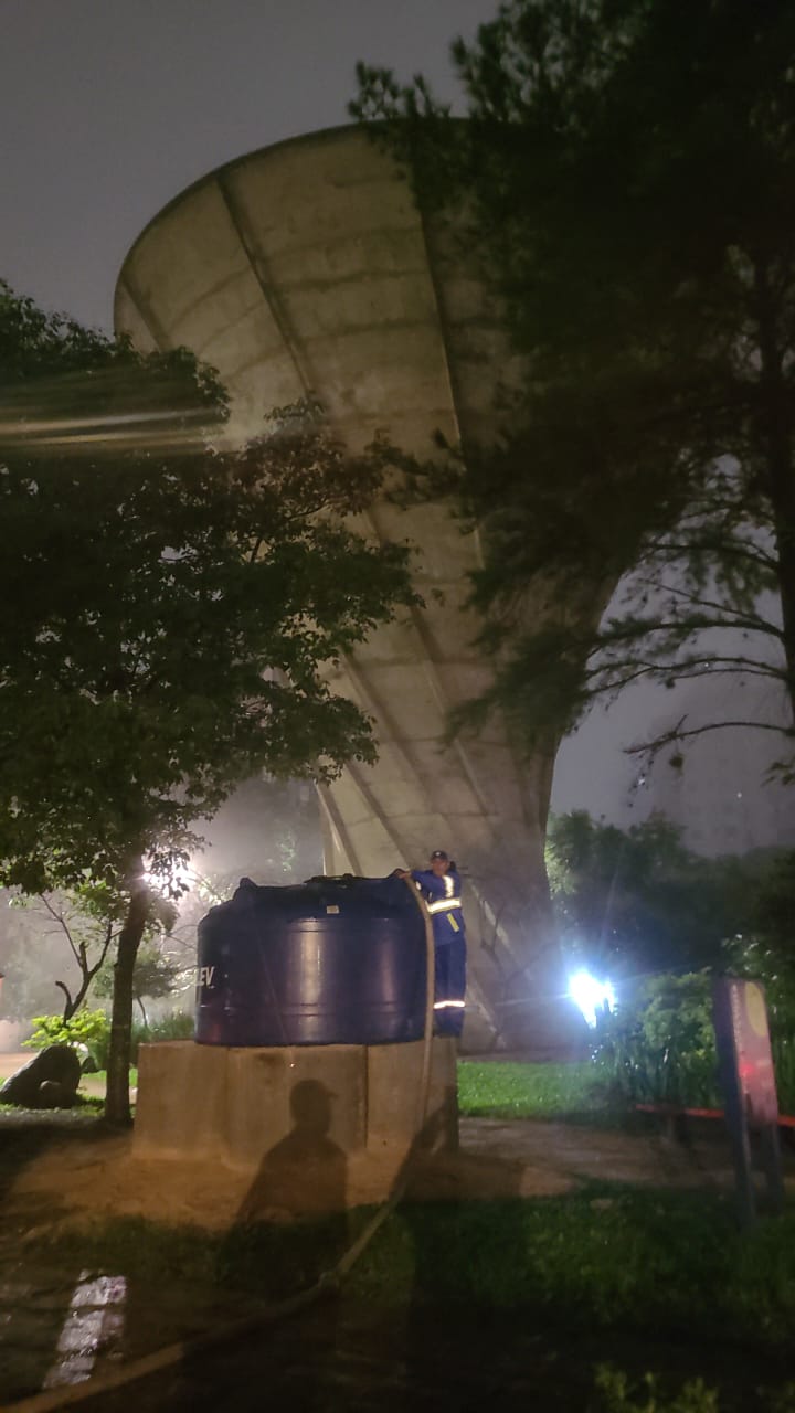Caixa d'água na Praça Bela Vista